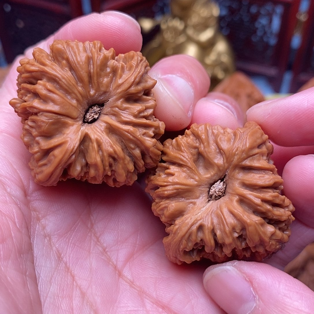 把件文玩核桃全品三角南疆石37尺凹底