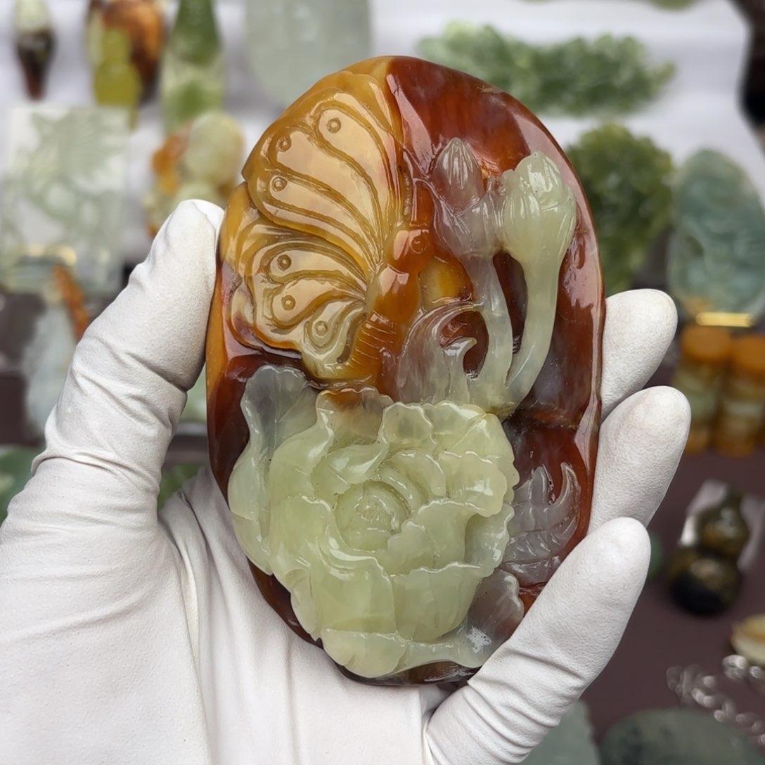 蛇纹石玉颈饰未镶嵌