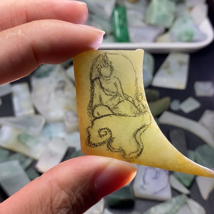 翡翠未镶嵌颈饰翡翠未镶嵌颈饰