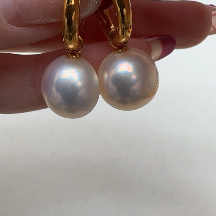 拼合珍珠（马贝珠）耳饰18K金镶嵌