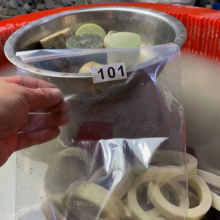 蛇纹石玉原未镶嵌