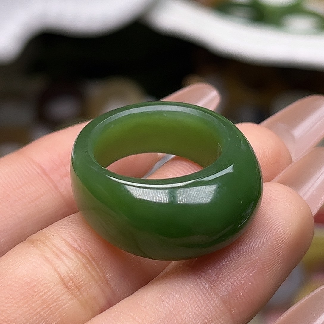 和田玉未镶嵌戒指17.7辣阳绿