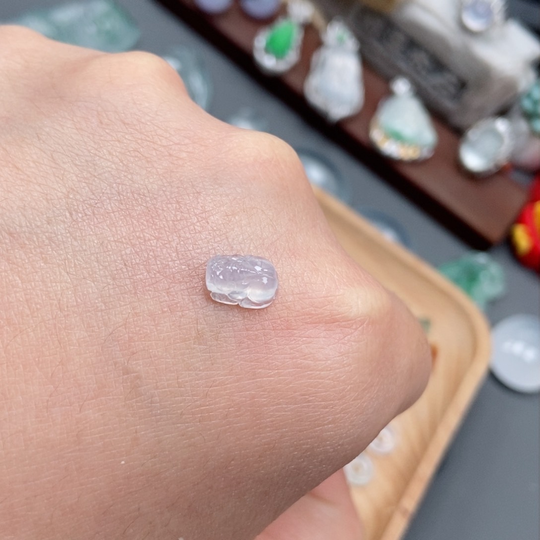 定制翡翠未镶嵌翡翠貔貅