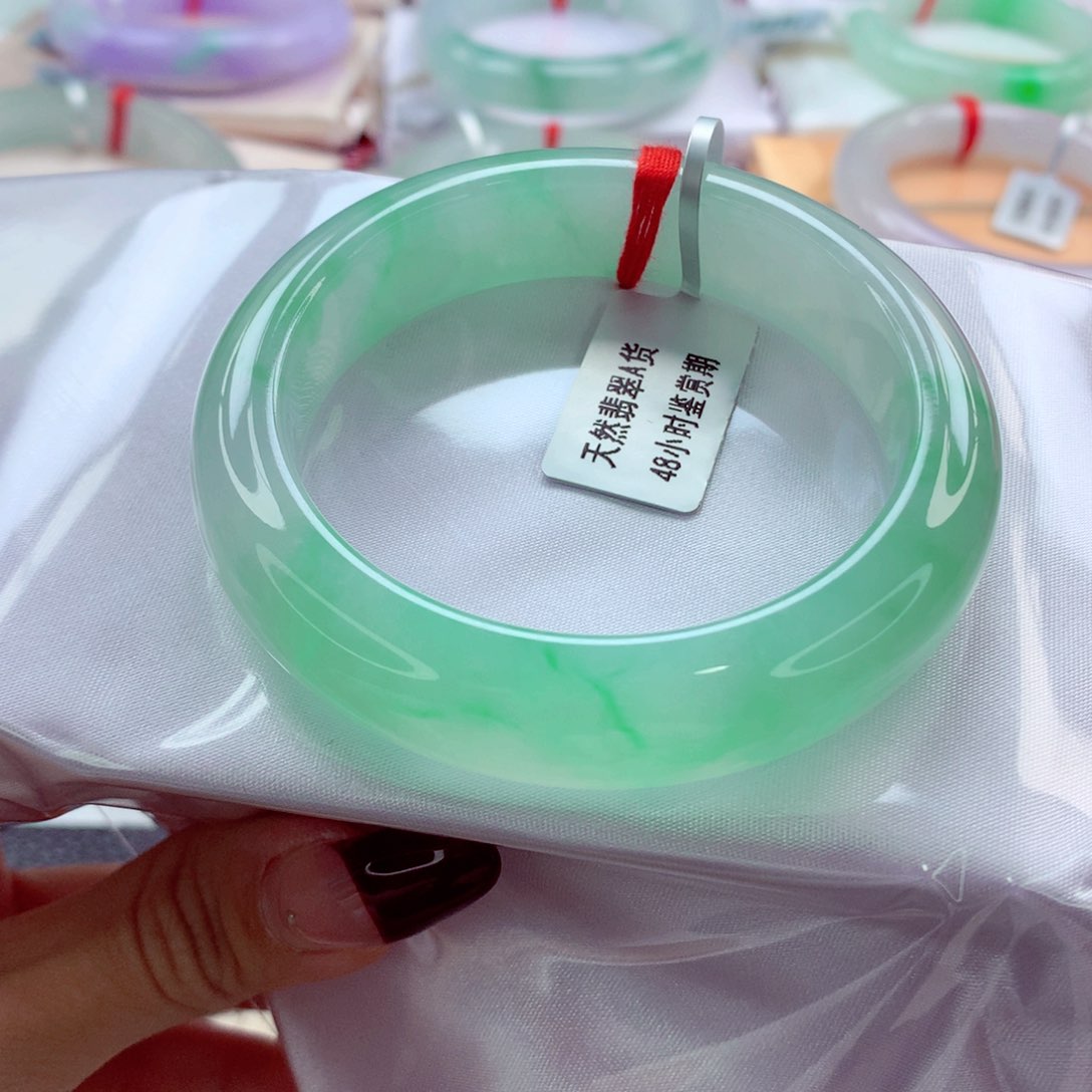 翡翠手镯未镶嵌52.8 冰飘金丝绿 灵