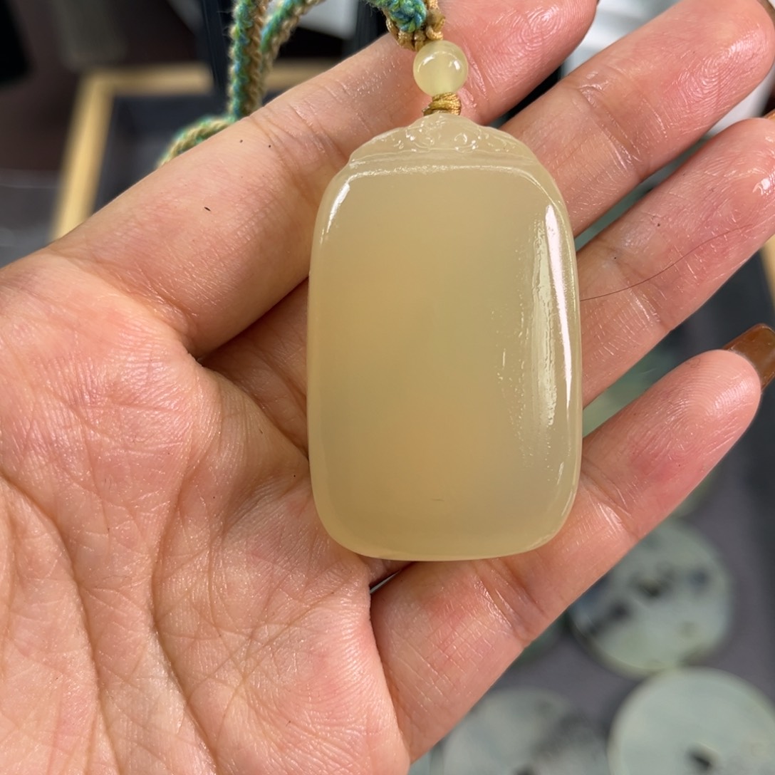 蛇纹石玉颈饰未镶嵌凡****.2