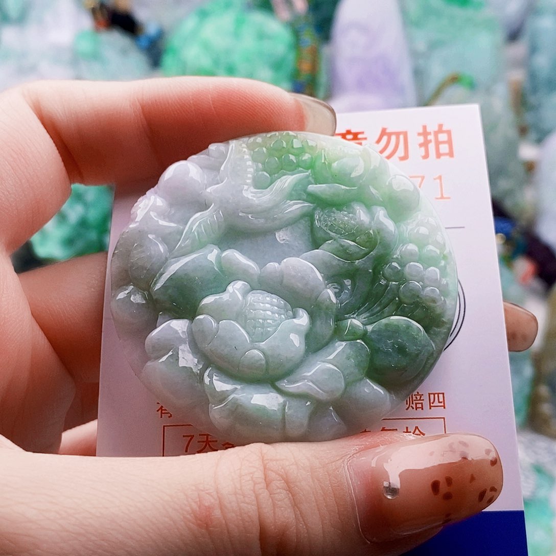 吊坠(不含链)未镶嵌翡翠