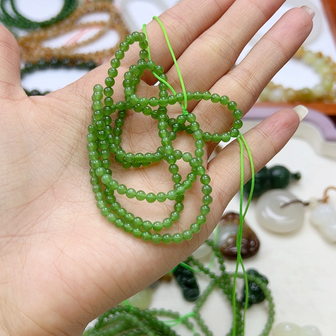 颈饰未镶嵌和田玉牵****走