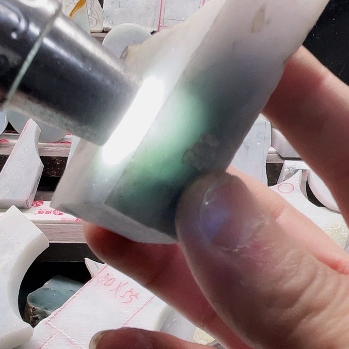 翡翠裸石翡翠片料