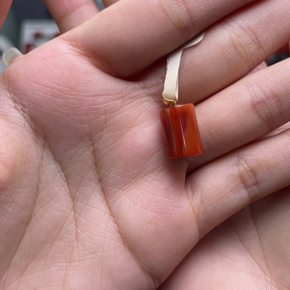【闪购商品】18K金镶嵌桶珠吊坠南红玛瑙L*