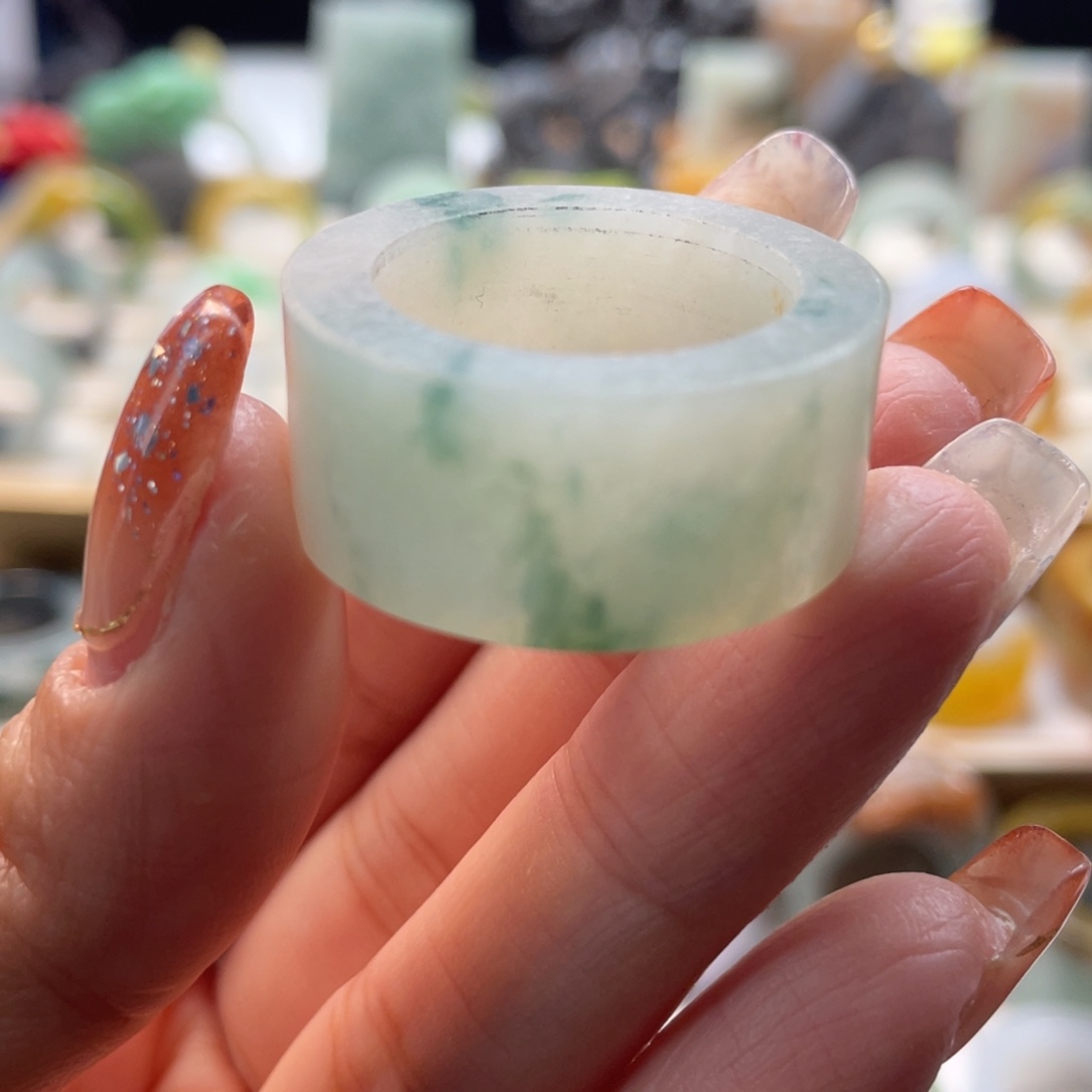 定制翡翠未镶嵌戒指