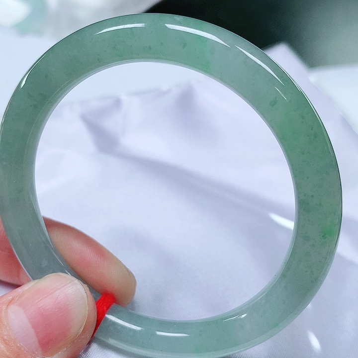 翡翠手镯（圆镯）未镶嵌翡翠手镯未镶嵌