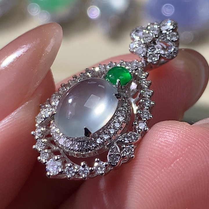 翡翠18K金镶嵌吊坠(不含链)蛋面