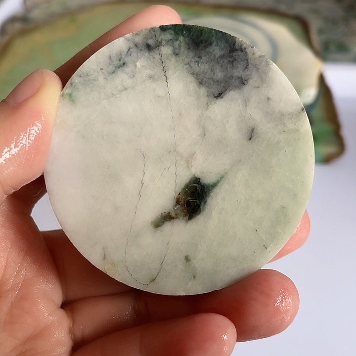 翡翠颈饰未镶嵌毛料40