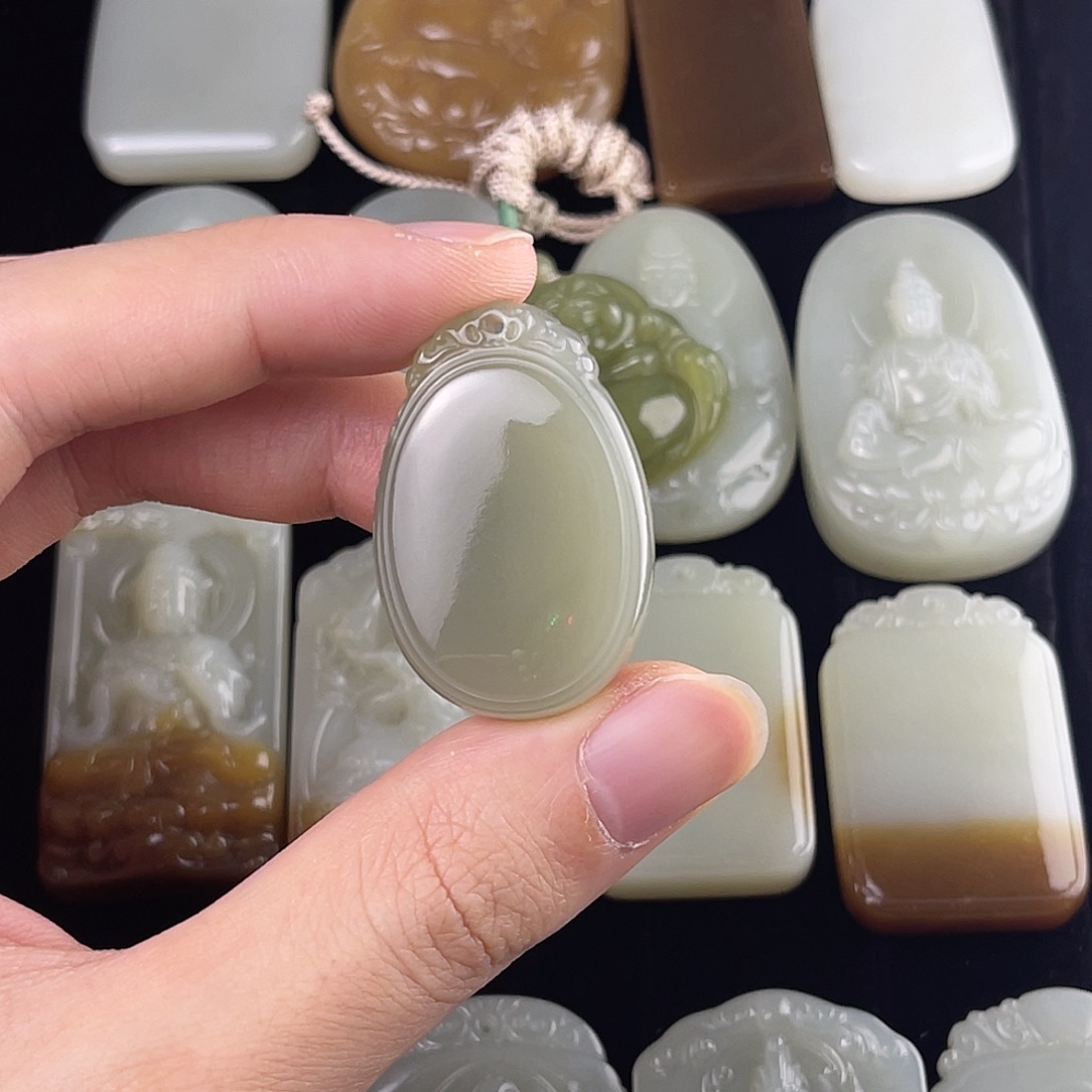 颈饰未镶嵌和田玉