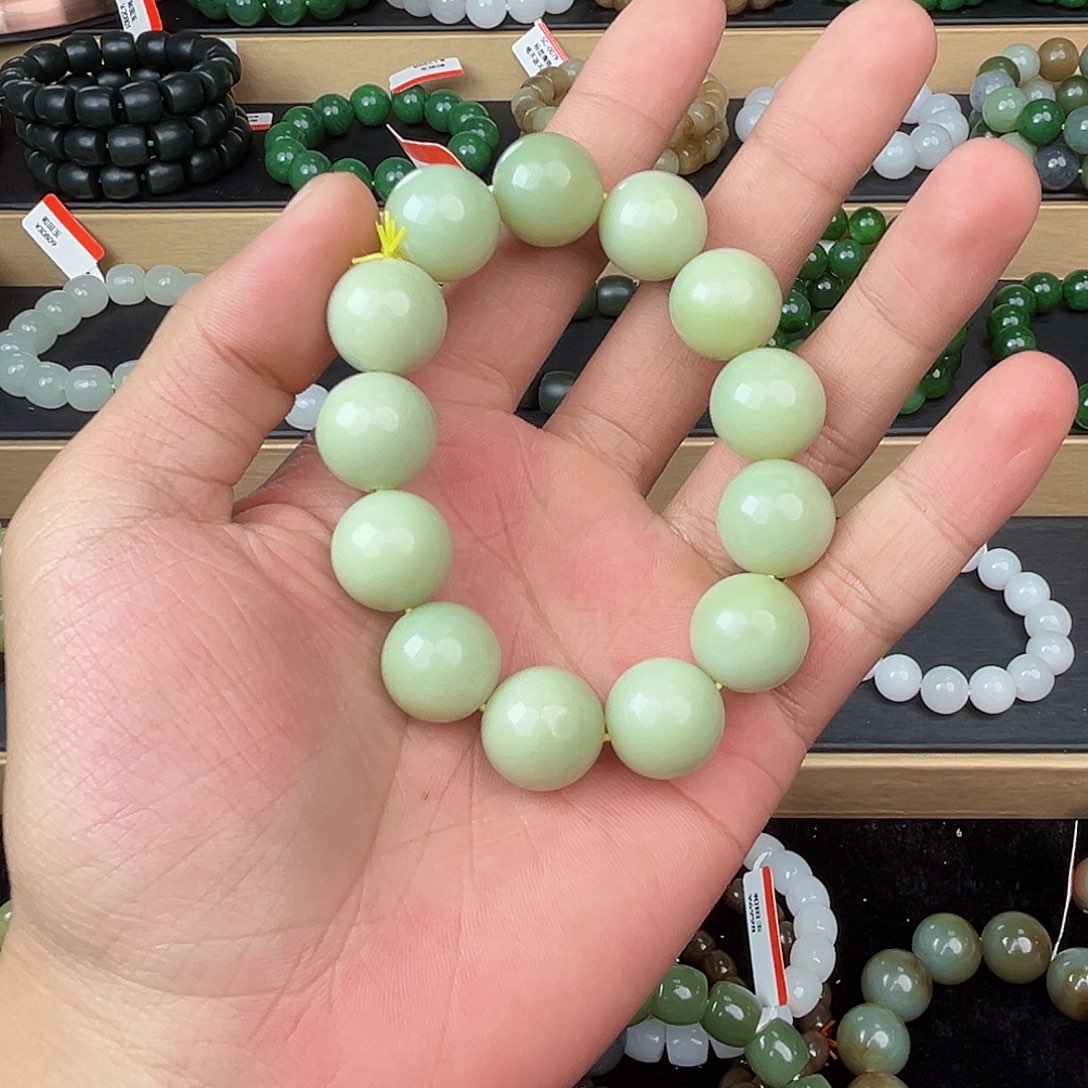 和田玉手串未镶嵌纯天然新疆和田玉若羌青黄口牛油果绿16mm