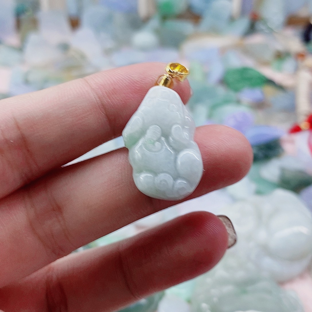 颈饰未镶嵌翡翠天然