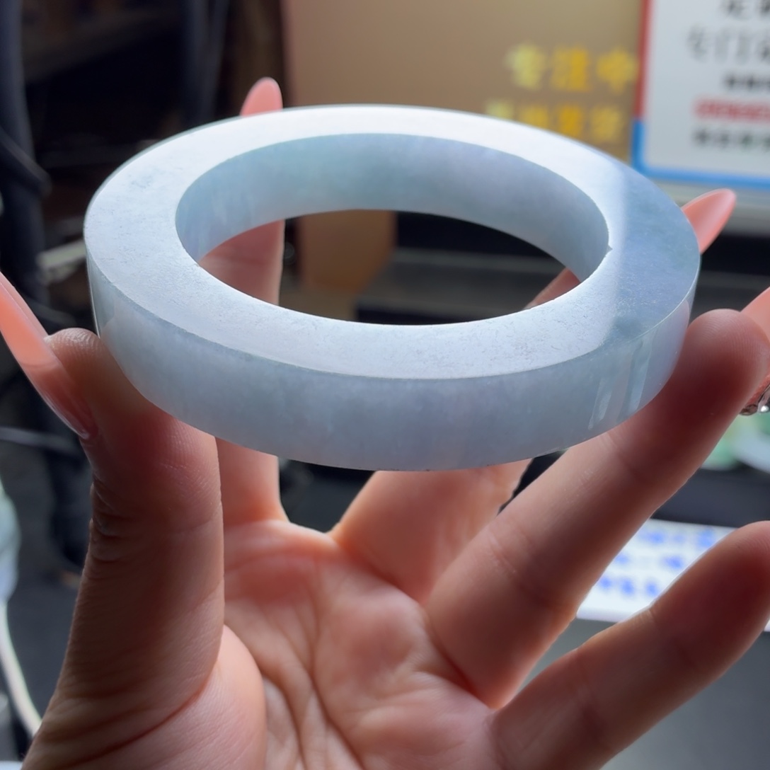 小***姐定制翡翠未镶嵌翡翠手镯