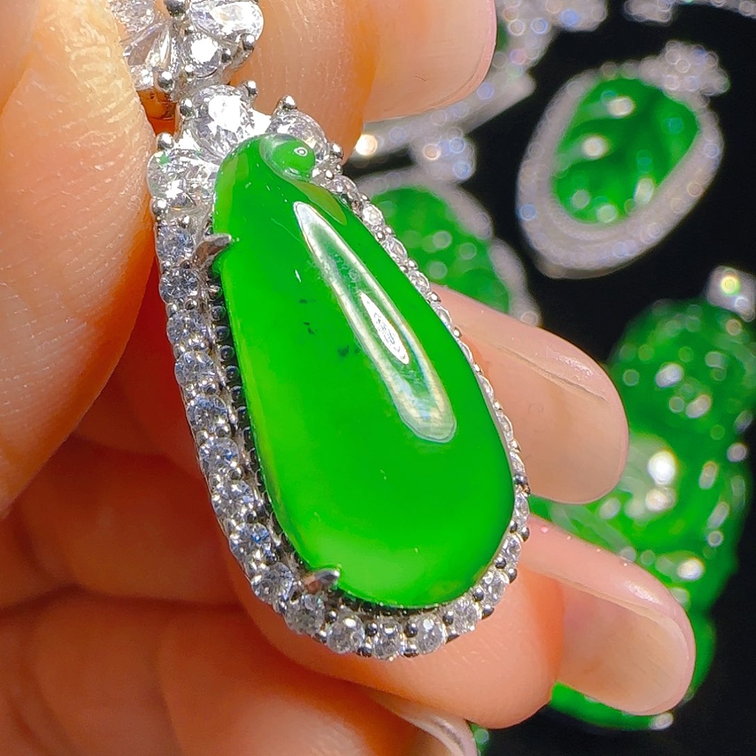 翡翠吊坠(赠链)银S925镶嵌