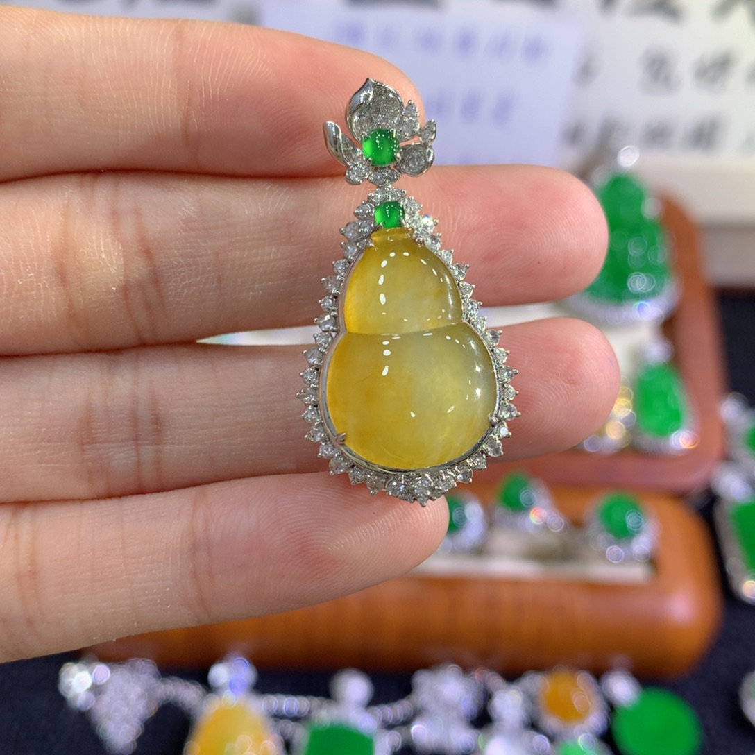 翡翠18K金镶嵌吊坠(不含链)葫芦