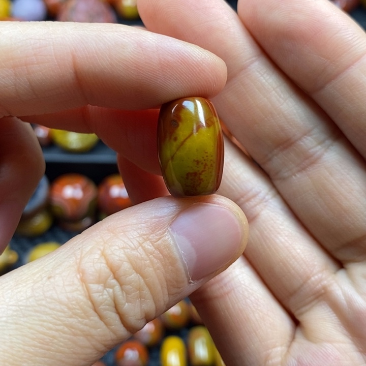 青***酒玛瑙/玉髓未镶嵌挂件