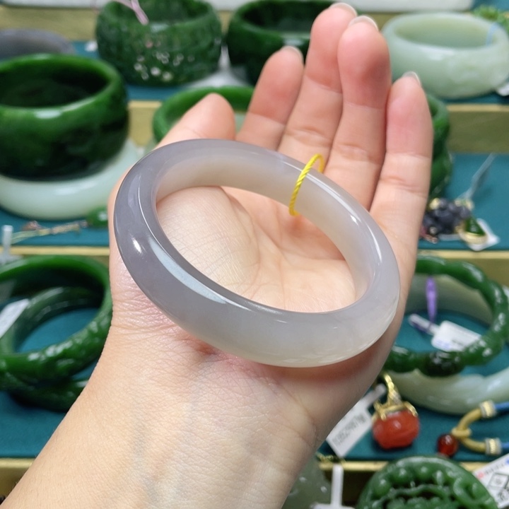 和田玉手镯52+圈口 编号61未镶嵌