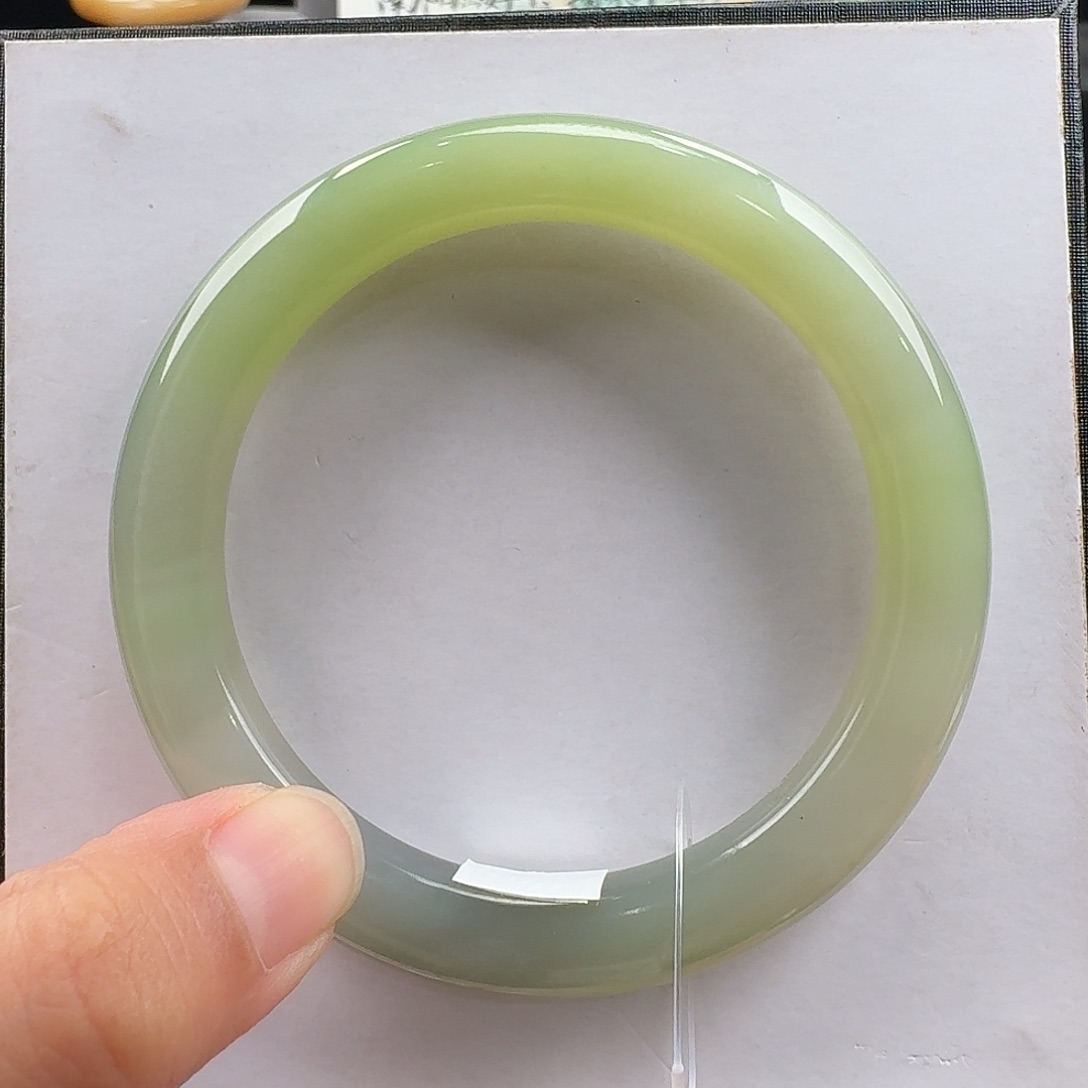 和田玉手镯未镶嵌56，57