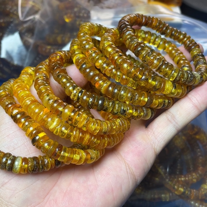 未镶嵌琥珀珠宝奇石