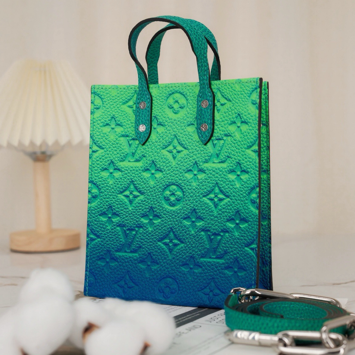 99新 LouisVuitton/路易威登 4524 LV 压花渐变绿色夹克外套