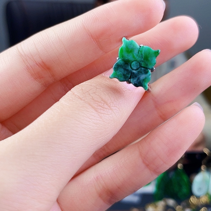 翡翠戒指银S925镶嵌饰品