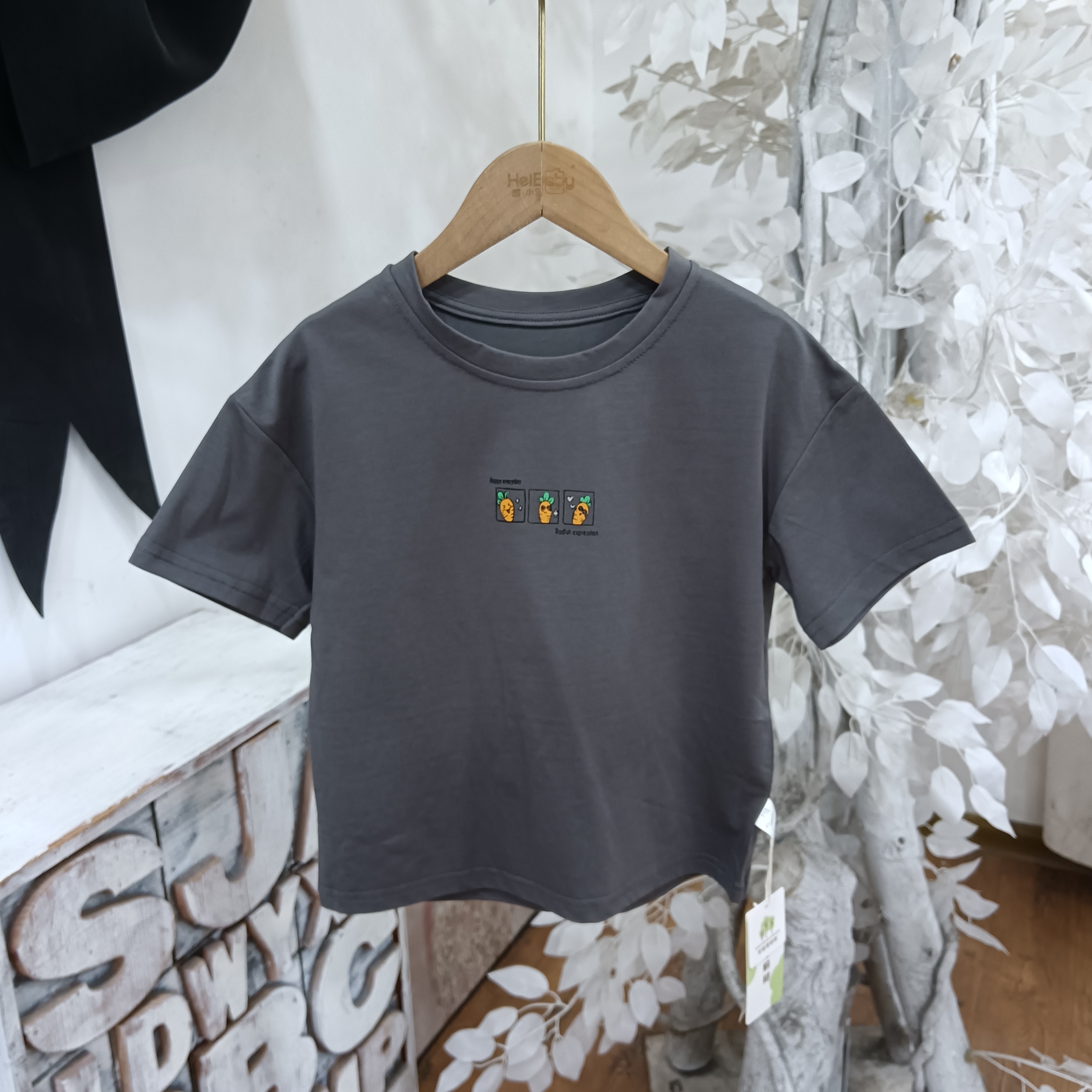 W769灰色短袖上衣