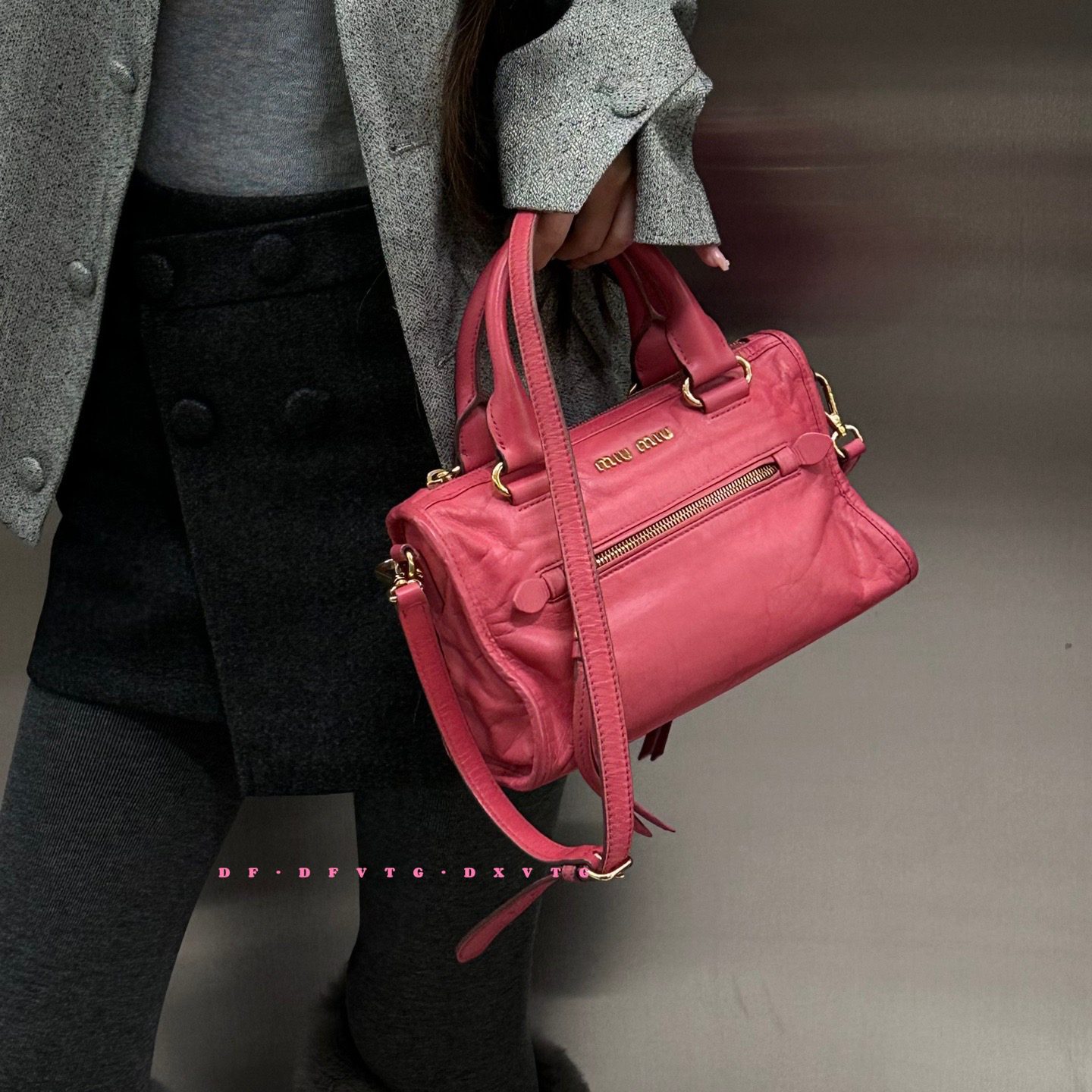 95新 MIU MIU/缪缪 miumiu 玫粉色小号机车斜挎包