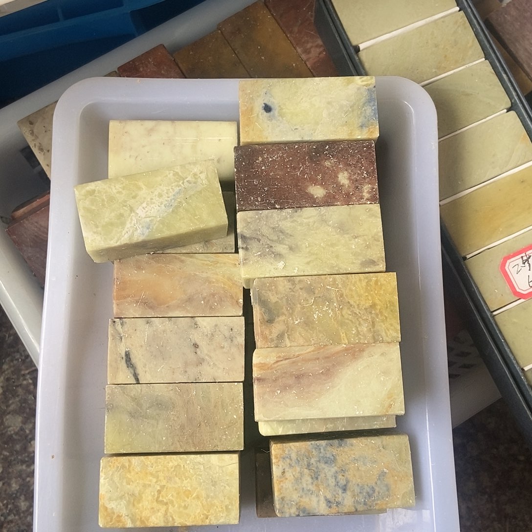 老挝石是的时候的感动iiio