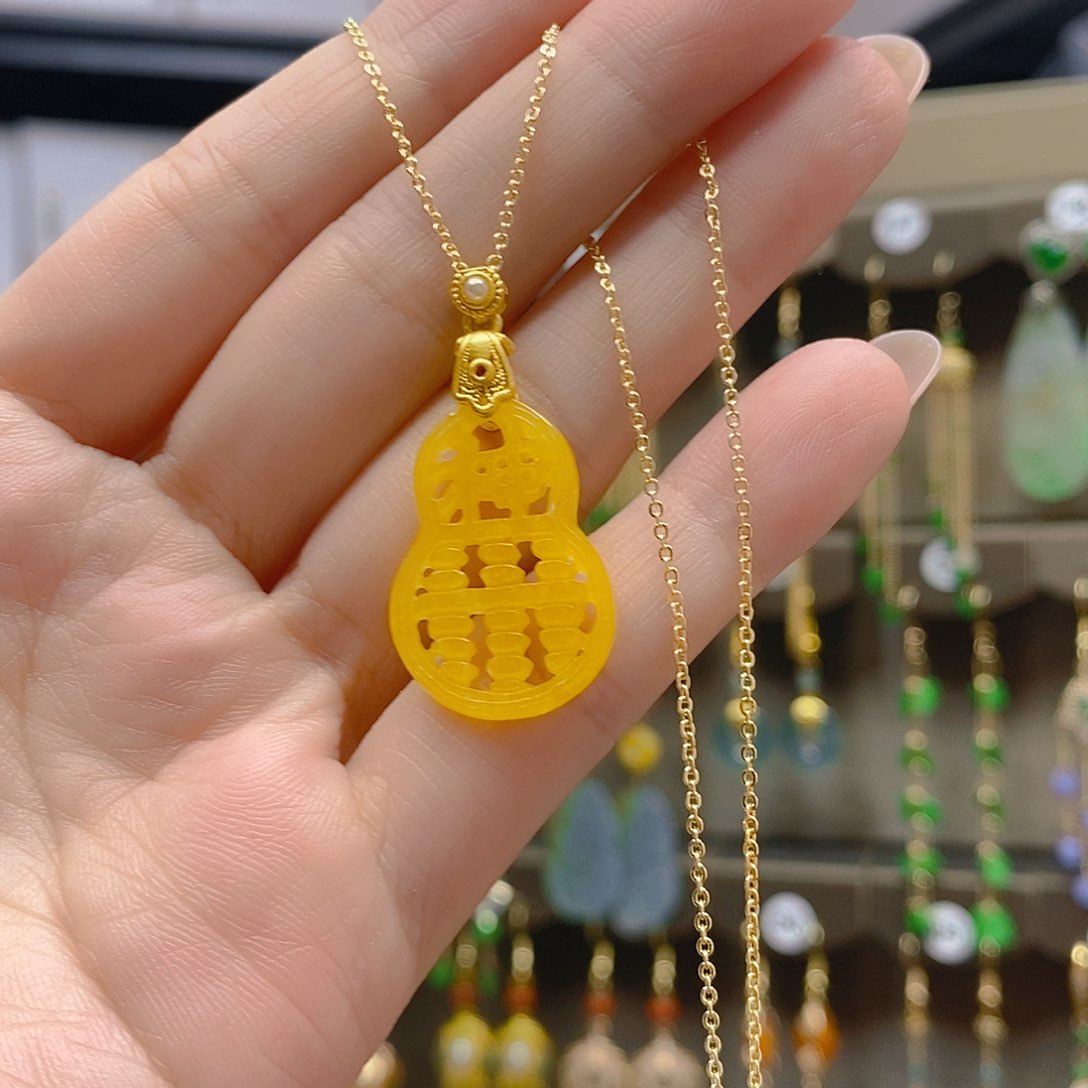 未镶嵌翡翠耳饰翡翠