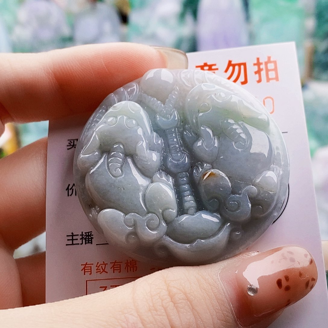 吊坠(不含链)未镶嵌翡翠