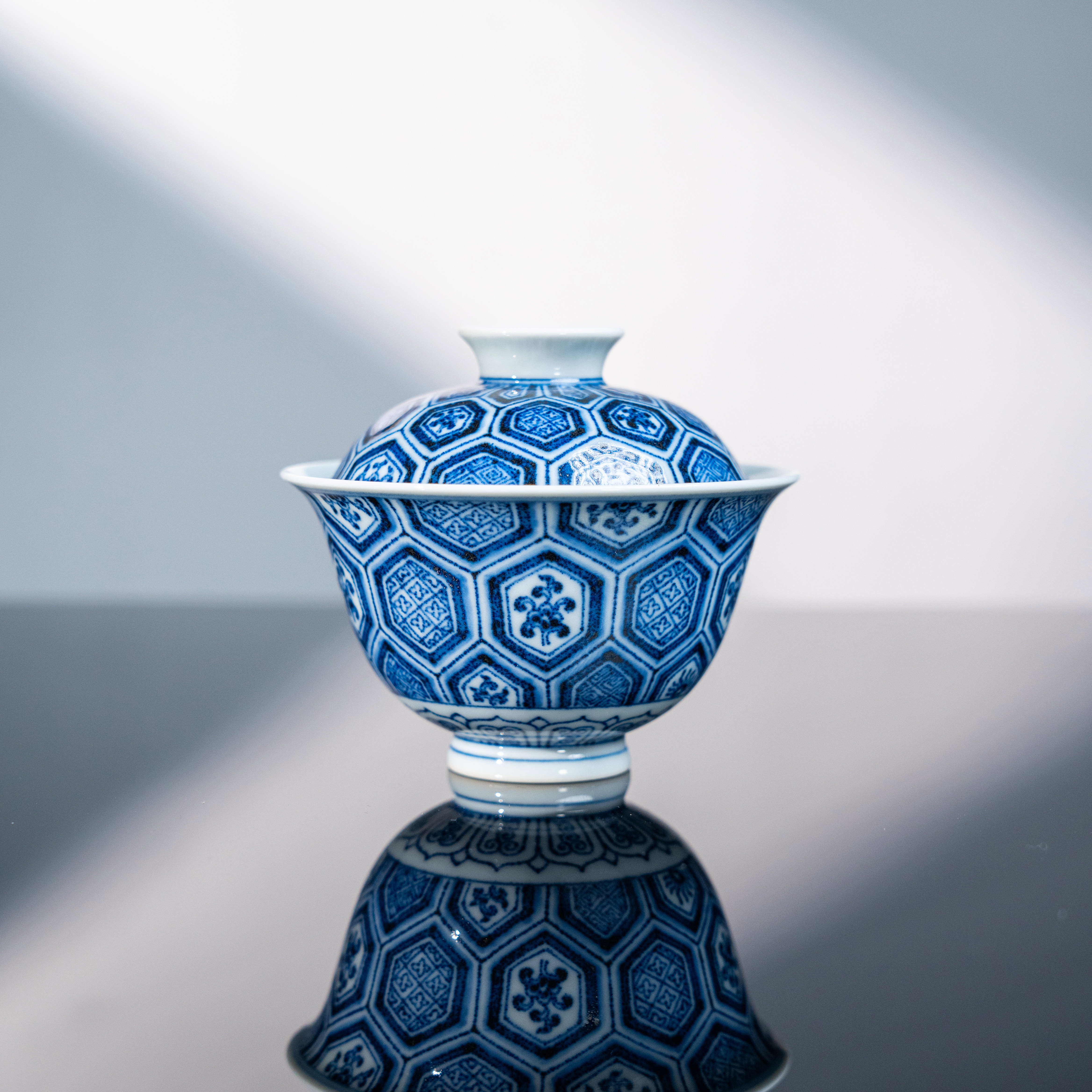 且斋 六合锦地纹盖碗原矿全手工釉下青花龟背纹元宝盖碗纯手工