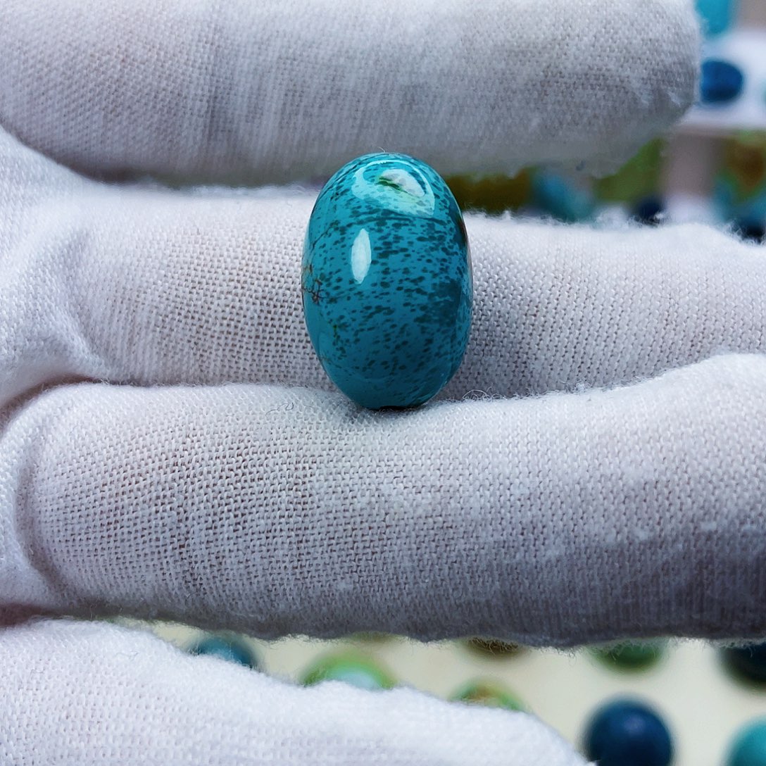 绿松石未镶嵌颈饰