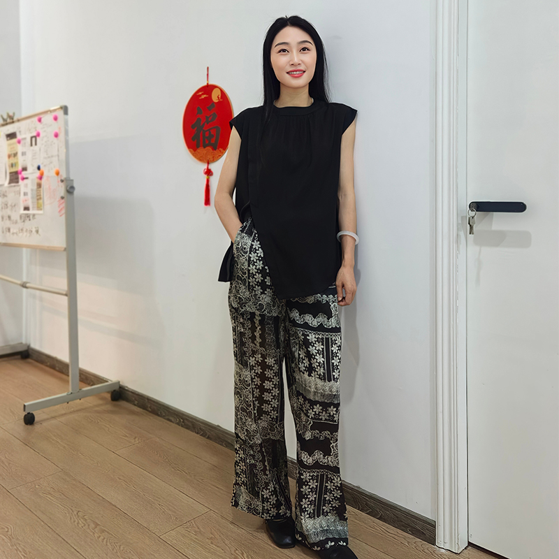 23姆米纯色满桑双宫绸圆领设计不规则开衩衬衣252254-1-2-3