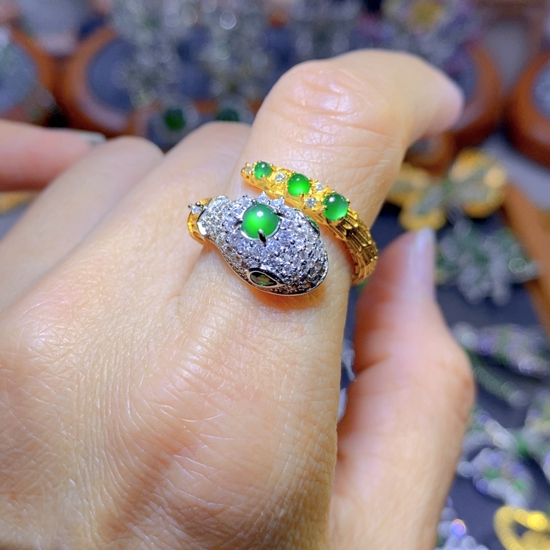 翡翠颈饰银S925镶嵌天然翡翠