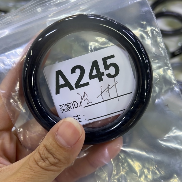 冷***颜蛇纹石玉未镶嵌手镯