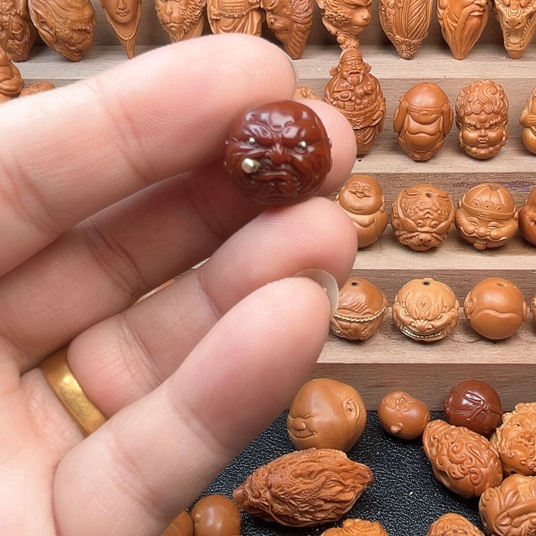 猴头核桃吊坠16烟鬼