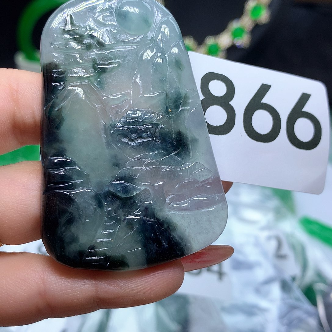 翡翠吊坠(赠链)未镶嵌