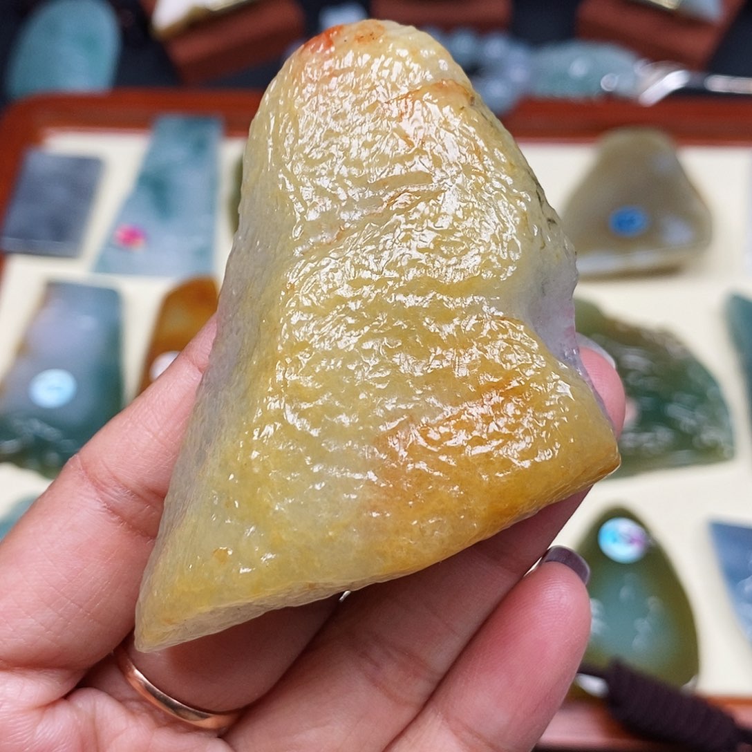 翡翠颈饰未镶嵌翡翠