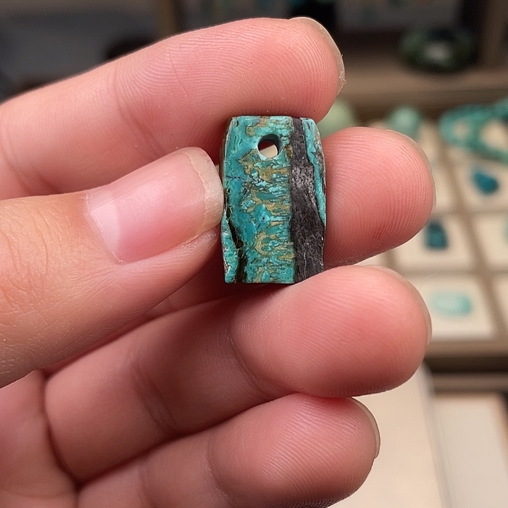 绿松石未镶嵌吊坠