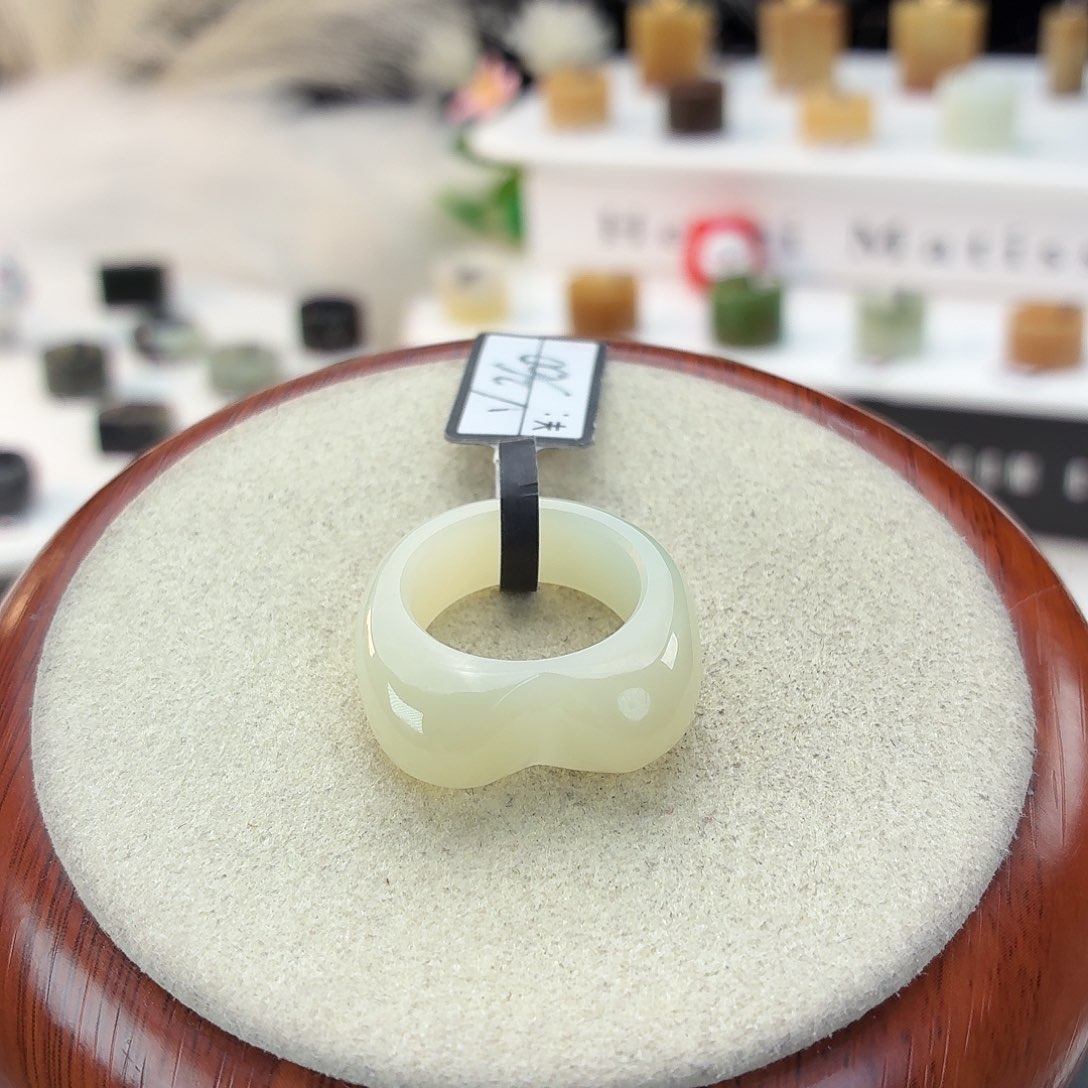 和田玉未镶嵌戒指i102奶黄猫耳17.3mm