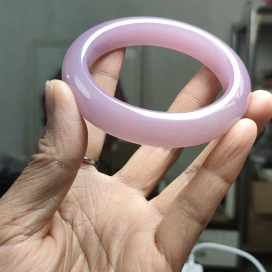 快***生石英质玉未镶嵌手镯