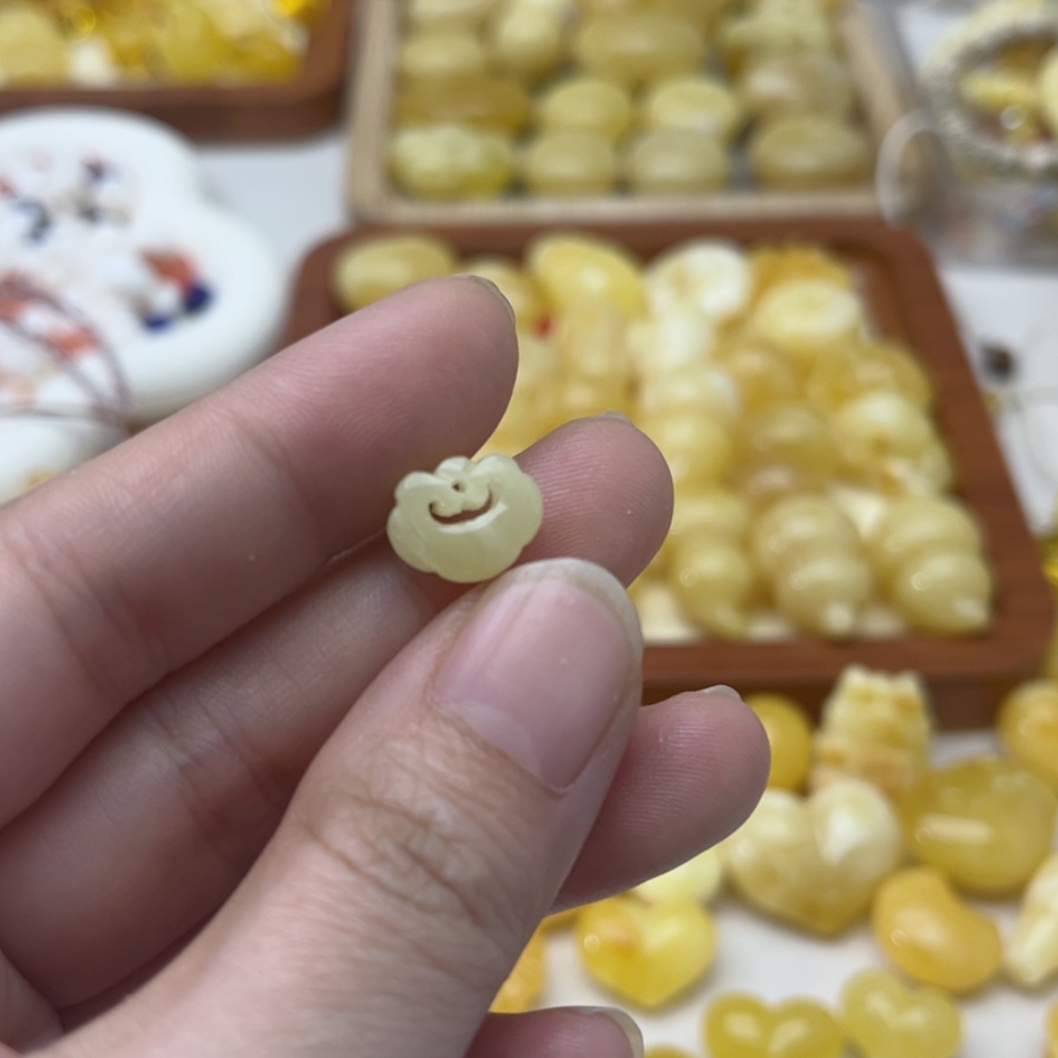 【闪购商品】未镶嵌蜜蜡裸石配饰