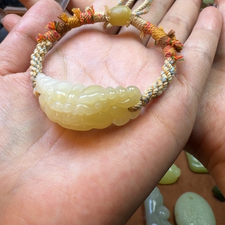 ****晚和田玉（糖玉）未镶嵌手链