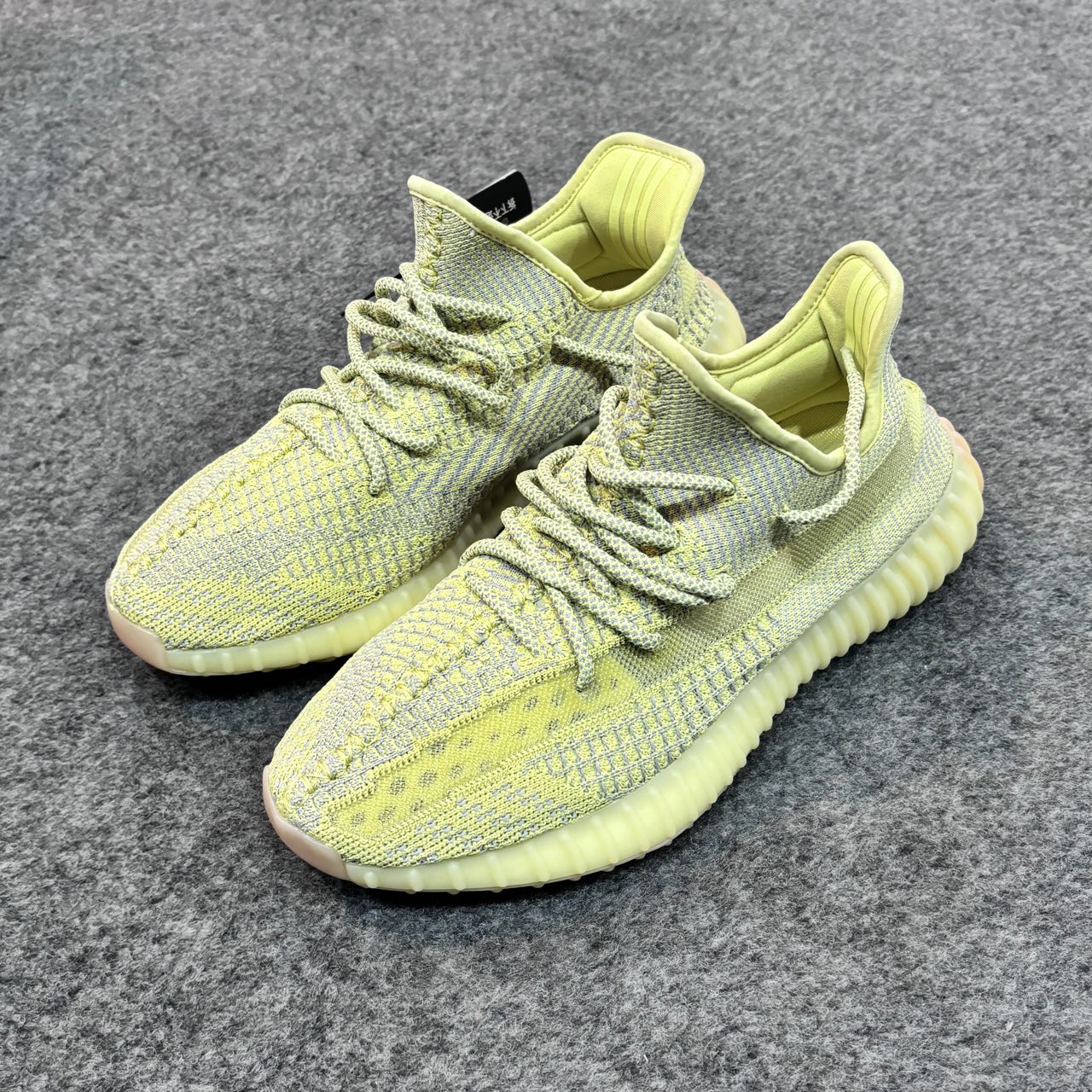 95新 MM6 350脏黄 43码原盒 YY0410鞋