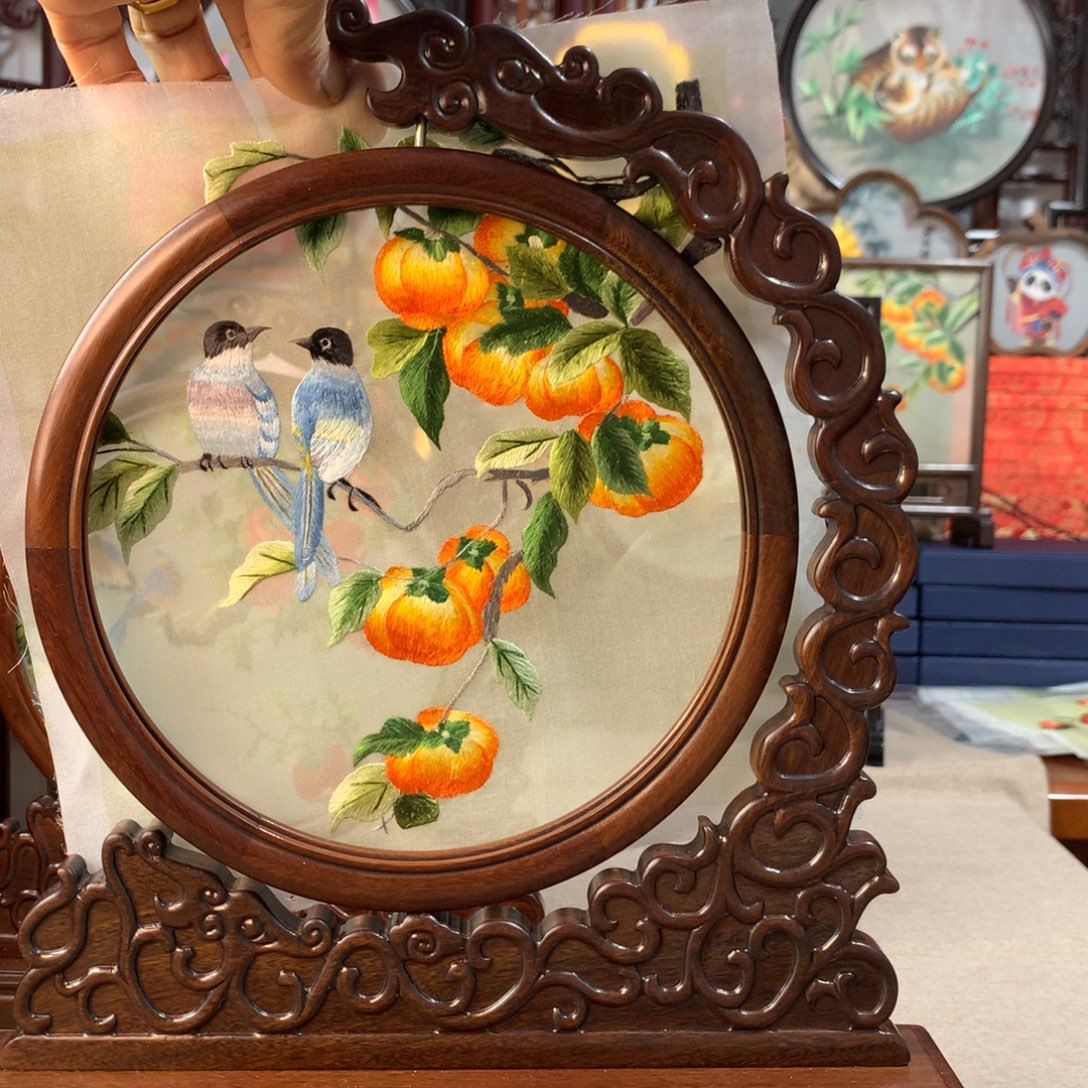 木苏绣精品推荐给朋友