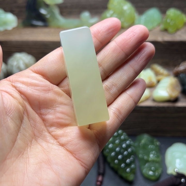 蛇纹石玉未镶嵌手把件